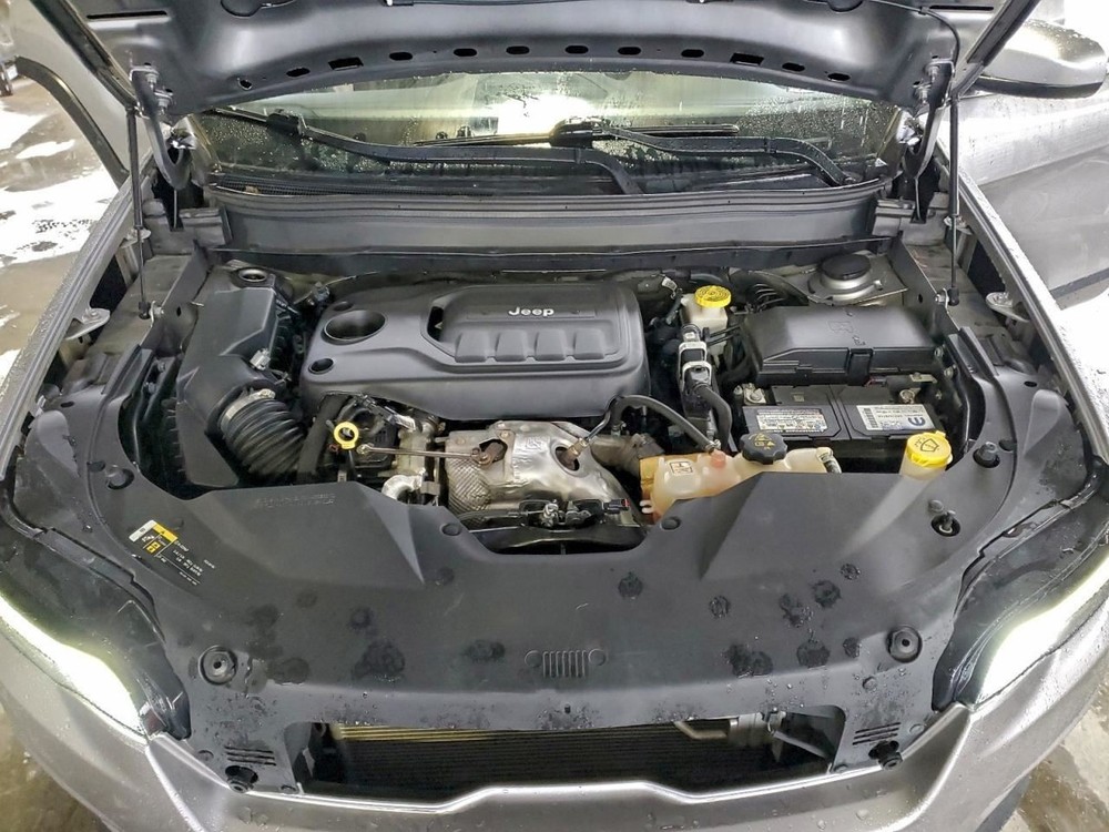 CHEROKEE 2019 Glove Box 4935529