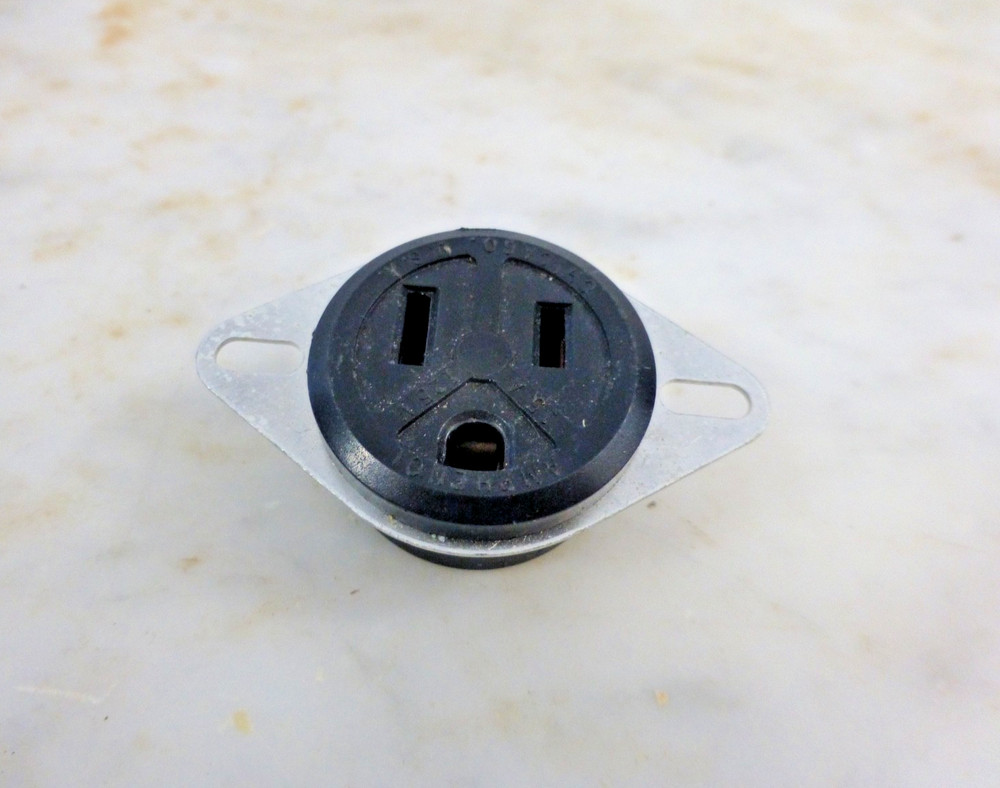 Three Prong Outlet for Older Variacs
