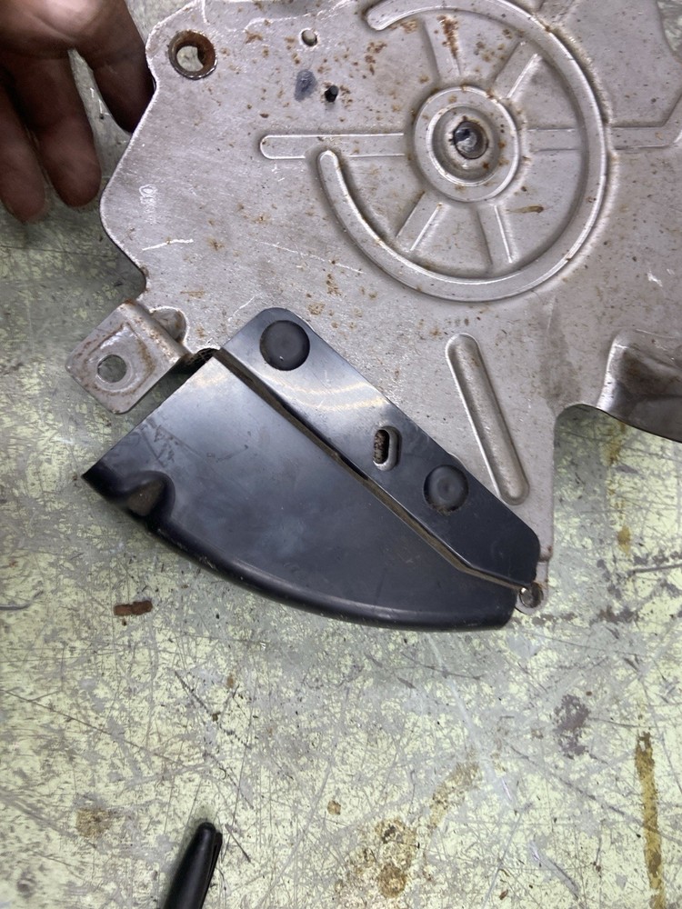 08-12 ESCAPE Park Brake Assembly (release Handle Damaged)