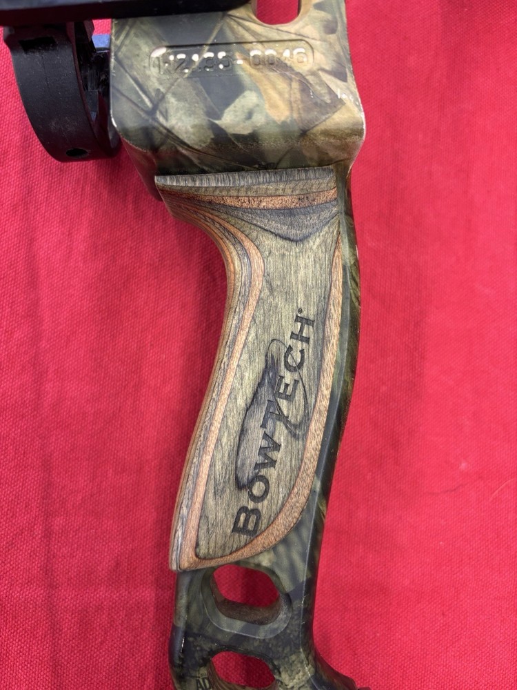 2005 Bowtech Extreme VFT| 25-30 DL| Cracked Bottom Limb