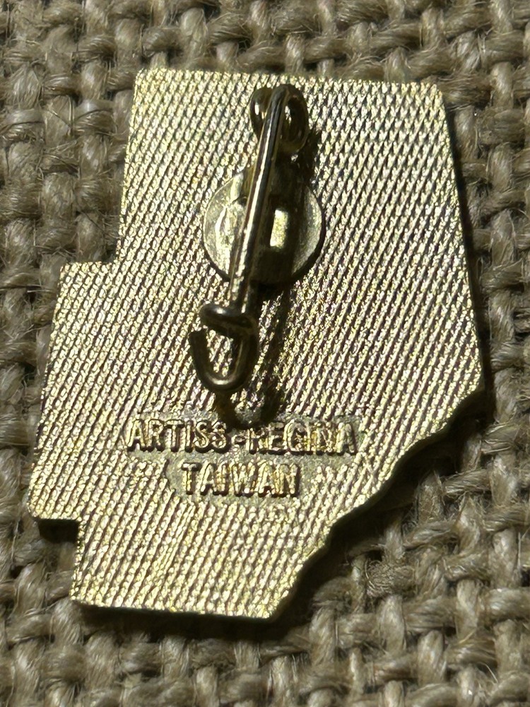 Vintage Strathcona Range Alberta Shooting Range Enamel Pin **READ