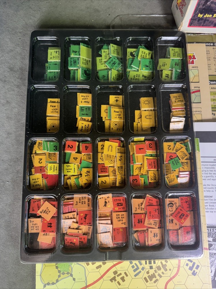 West End Games Fire Team Modern Squad Level Command 99% Complete 10210 READ*