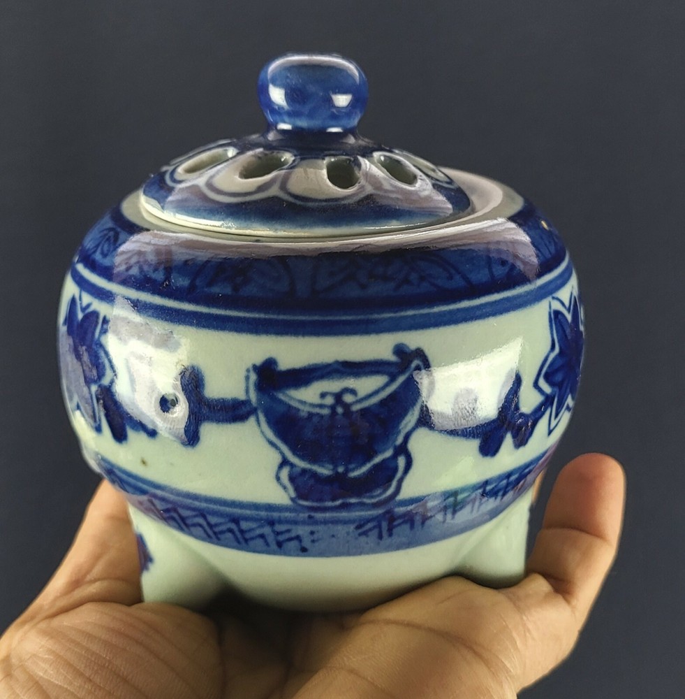 Ceramic Candle Holder - Blue Floral Scroll