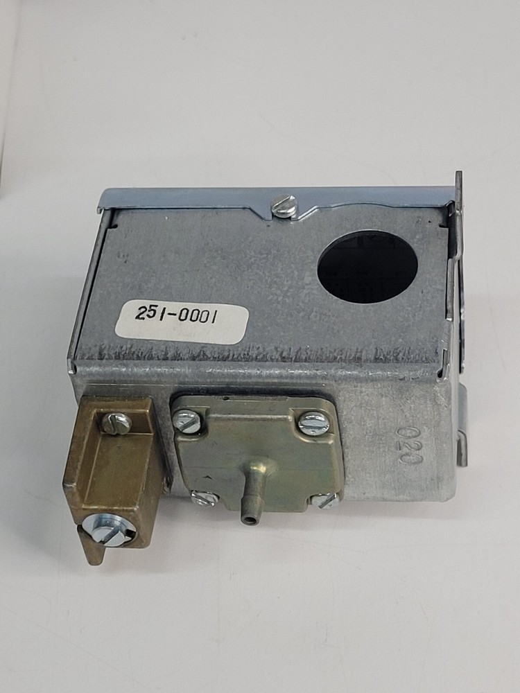 POWERS SIEMENS 251-0001 PRESSURE SWITCH NEW IN BOX v12
