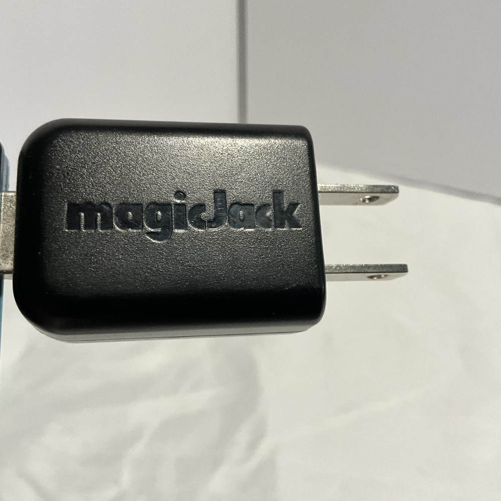 Magic-Jack Go K1103 - Black - Unit And Outlet Plug
