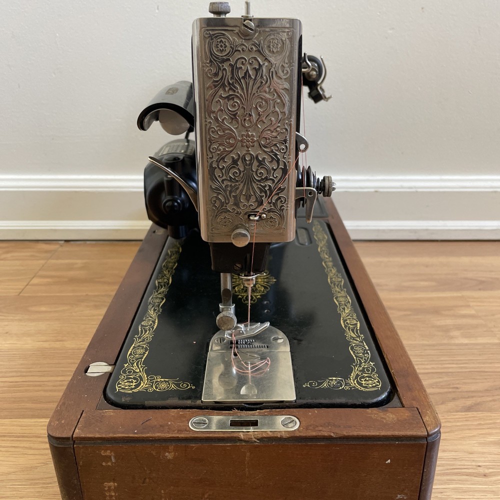 Authentique Singer Sewing Machine 99-13, With Case Sew A+, Ship Fast UPS