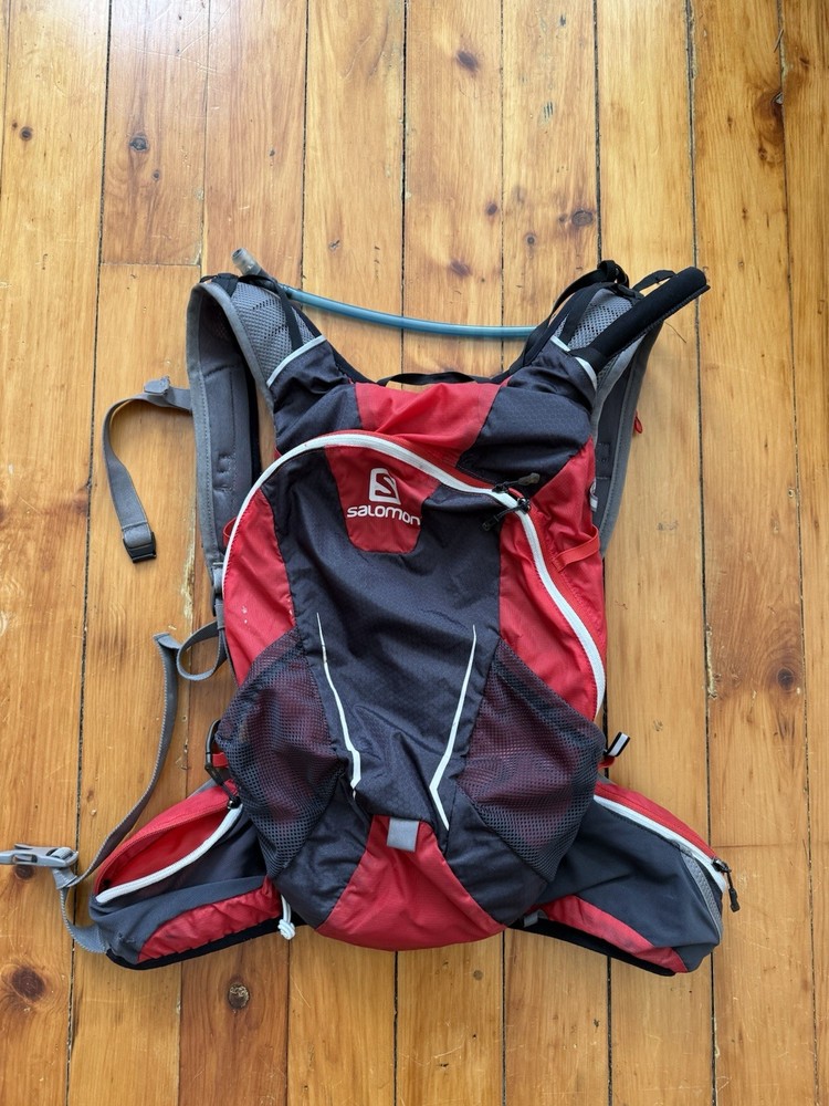 Salomon Agile 17 Hydration Pack Hiking Backpack Red Adjustable