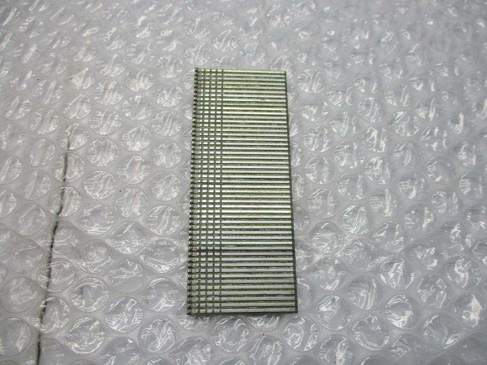 ROCK RIVER 1-1/4" GALVANIZED BRADS NSMP