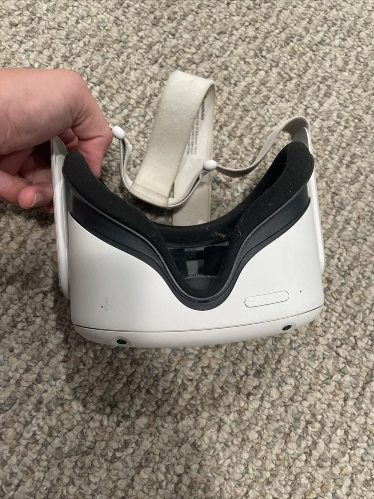 Oculus Quest 2 With Charger No Controllers