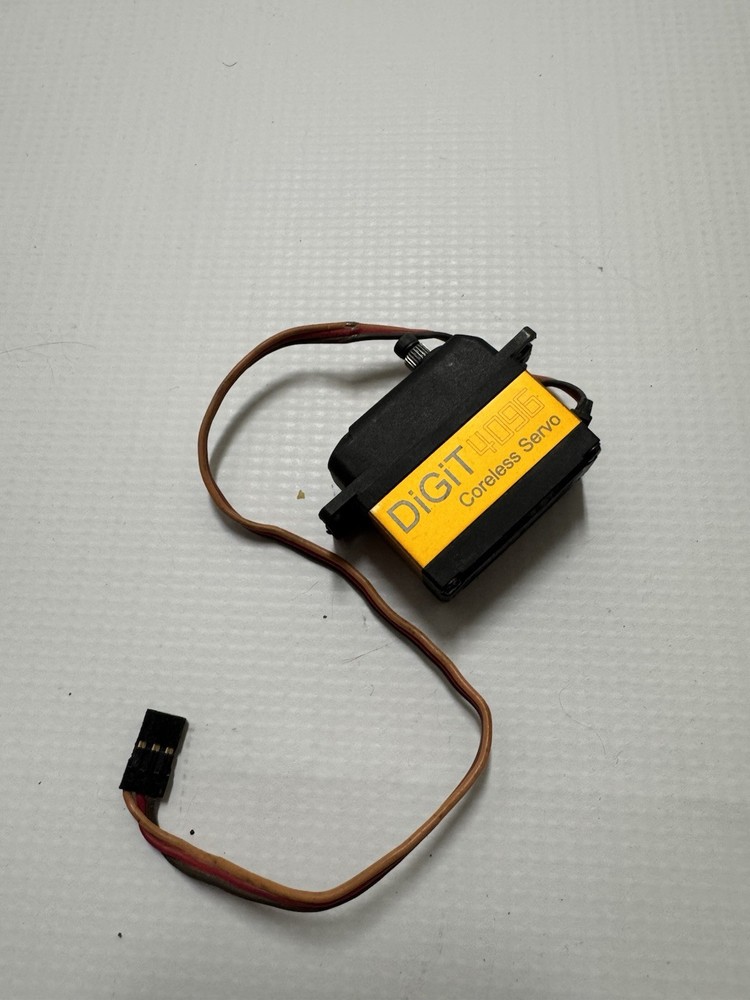 Savox SV-1272SG digital low-profile servo