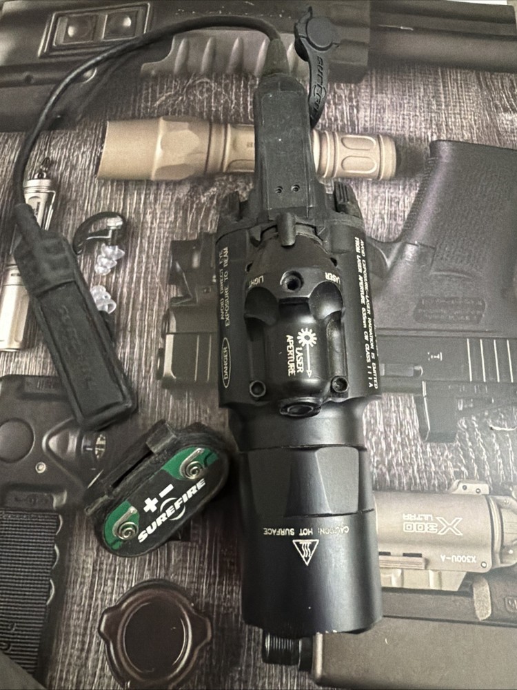 Surefire X400 With Cable Switch And Extra Switch