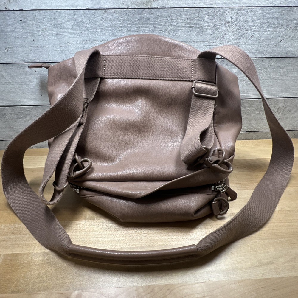 Willow Pump Anywhere Bag Breastfeeding Nursing Backpack Shoulder Tote Tan
