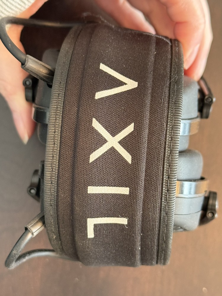 Trackr Bluetooth Headmuff Open As Is See Photos
