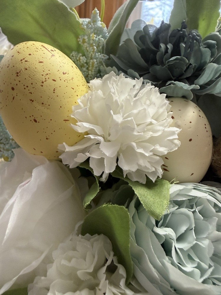 Easter Floral Arrangement – Measures 14 X 14“￼￼