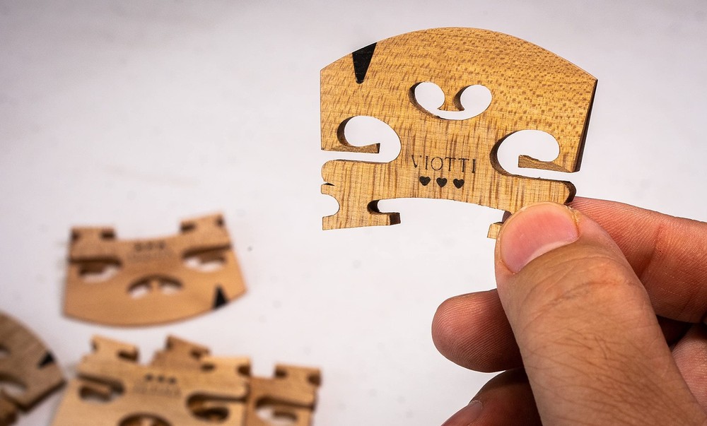 4/4 Violin Bridge Solid Maple Pre Cut Fitted Replacement for Full Size Violin