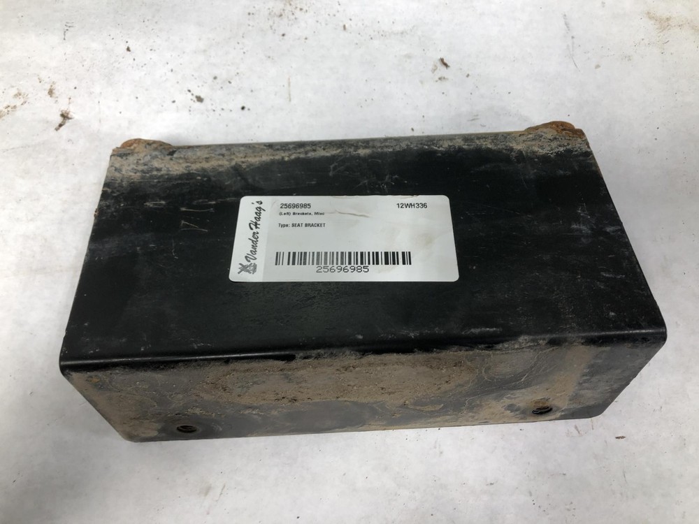 Freightliner M2 106 Brackets, Misc