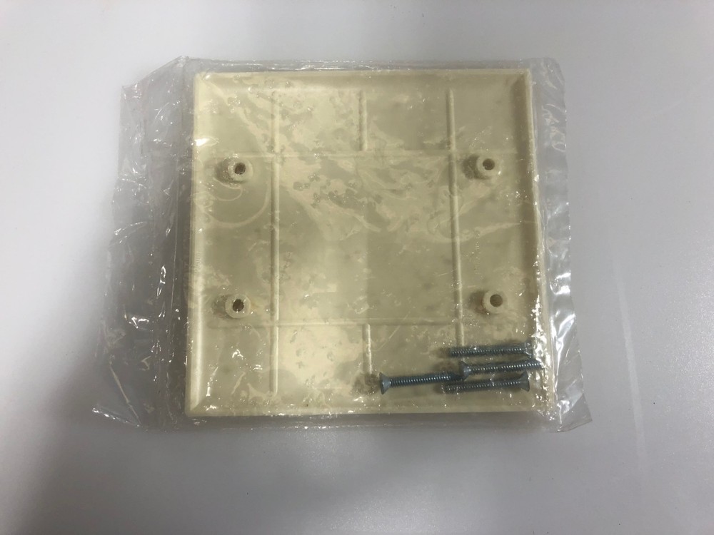 Cooper Ivory Blank Plastic Wall Plate (5137LA)