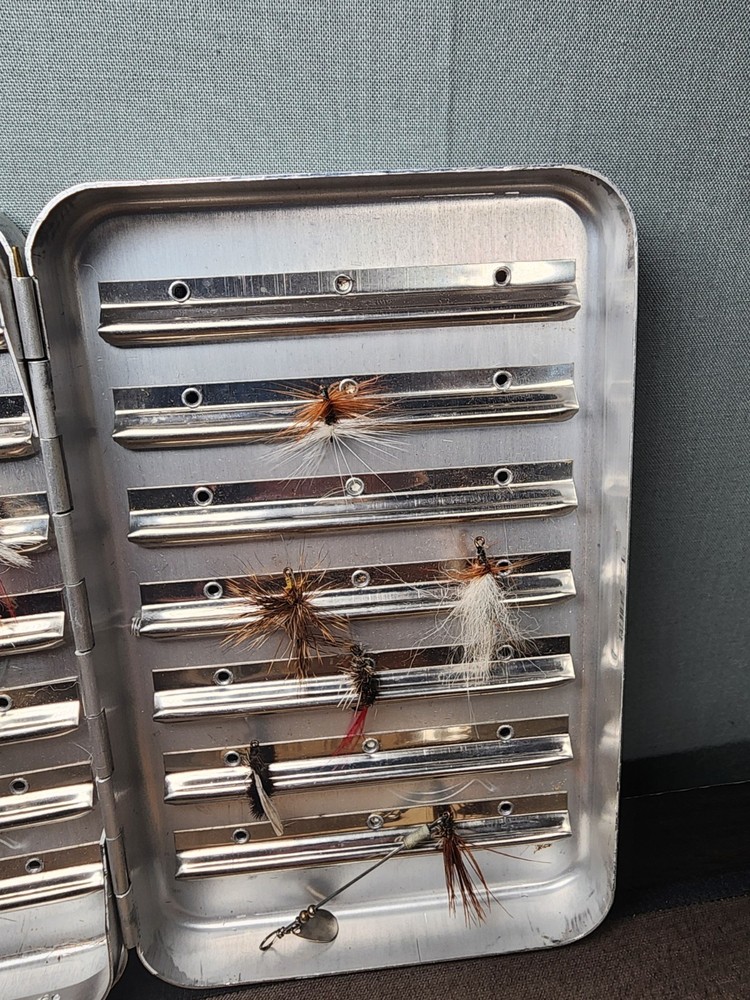 Vintage Perrine Aluminum Fly Box Case #97 With Flies