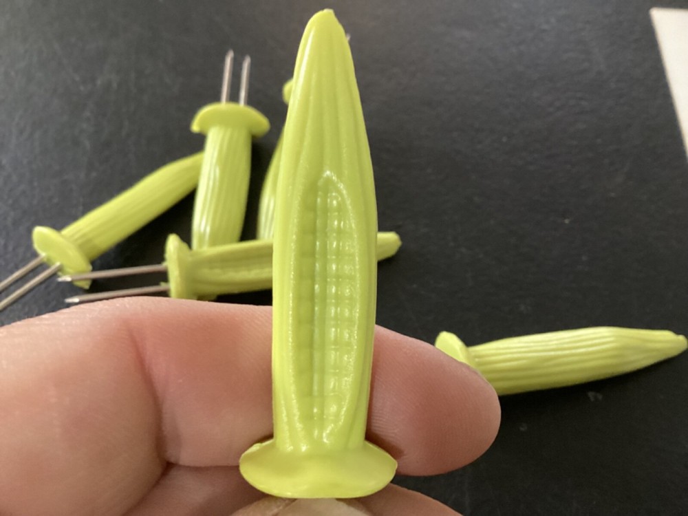 (6) Vintage Plastic Green Corn Cob Holders