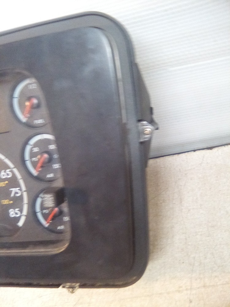 Freightliner Cascadia Speedometer Instrument Cluster