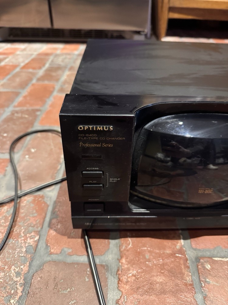 Optimus CD-8400 Professional Series 101-Disc CD Changer