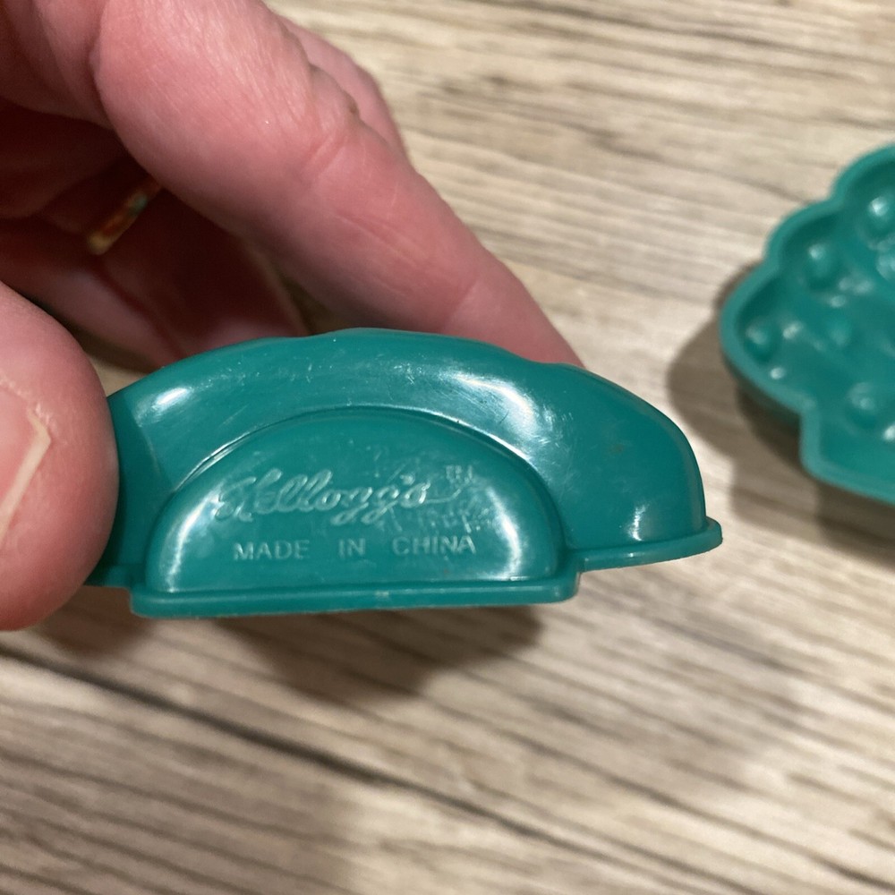 Kellogg’s Plastic Christmas Tree, Molds, Candy, Chocolate, Rice Crispy Molds