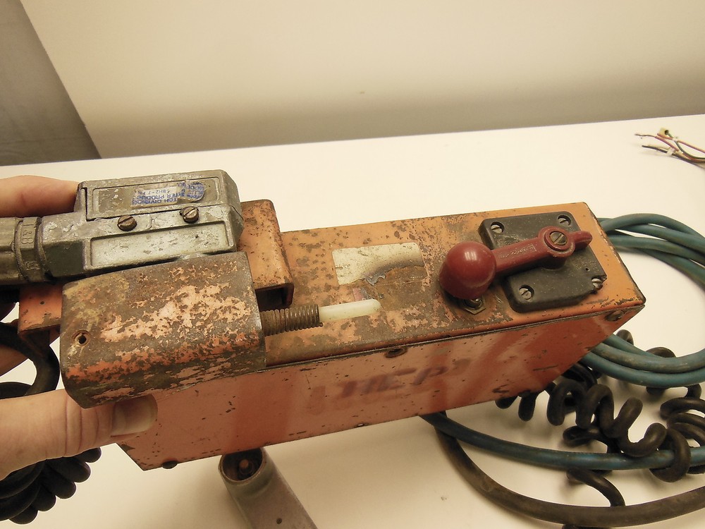 Ensley 665TL conduit bender control panel with pendant control