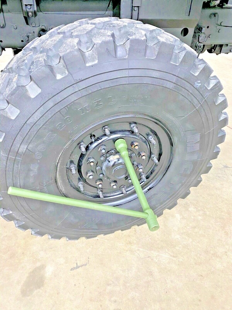 Tire tool lug nut wrench with breaker bar M35a2 M809 M939 5 tons M923 M35a3 M105