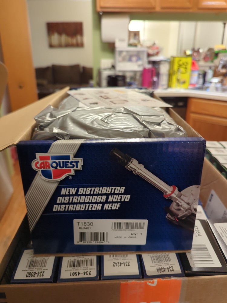 CARQUEST Ignition Distributor with Cap and Rotor T1830
