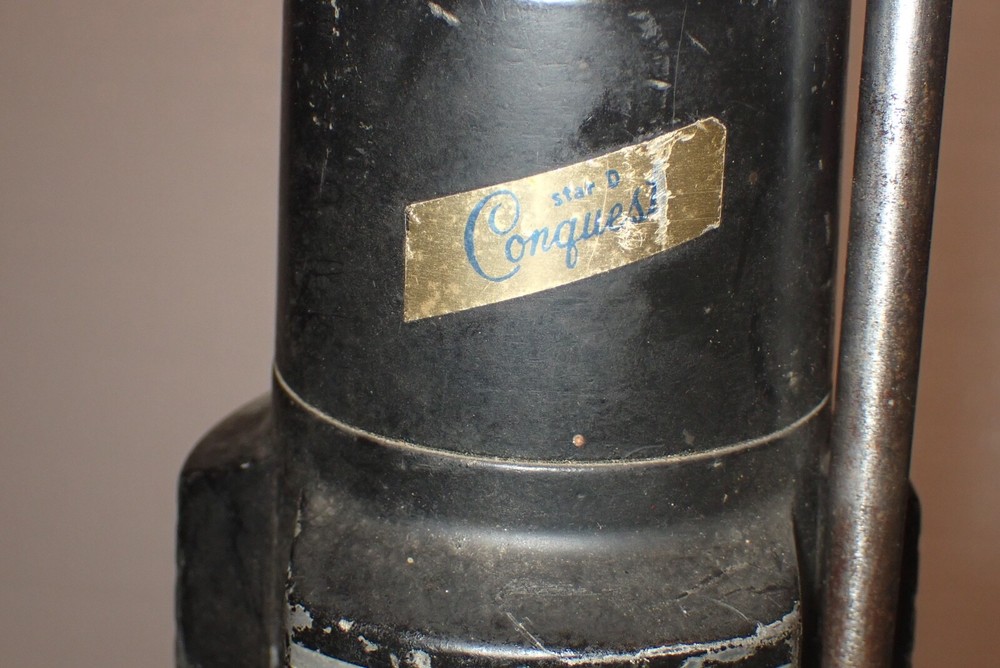 Vintage DAVIDSON STAR D CONQUEST Tripod , (Range 24"-70")