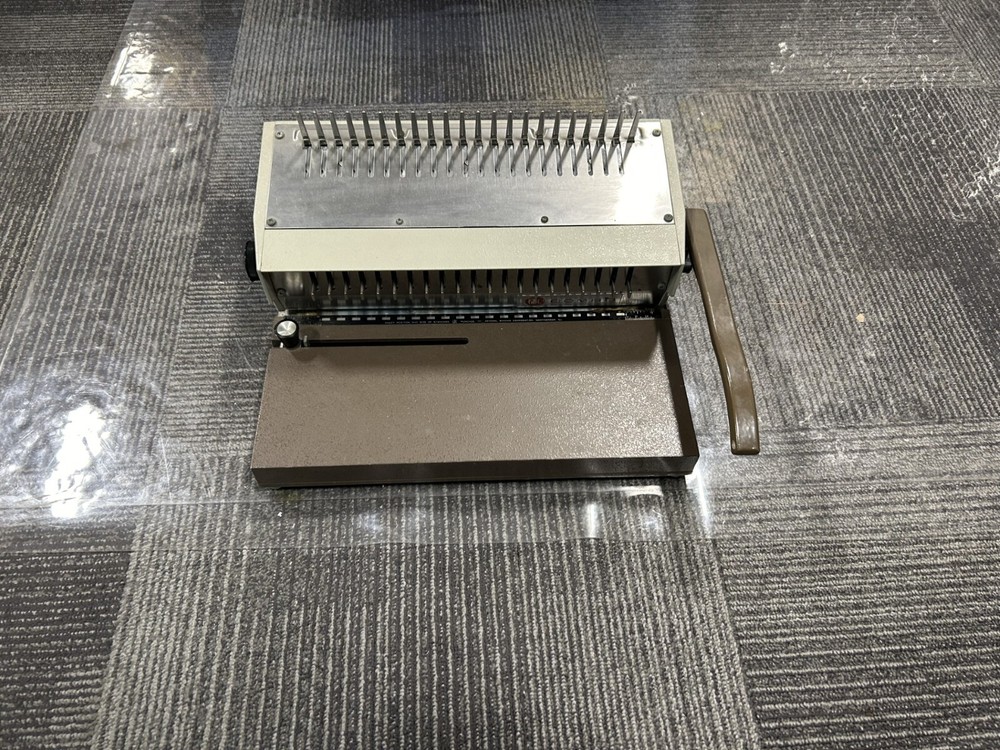 General Binding Corporation GBC Combo Binding Machine Model 222-KM