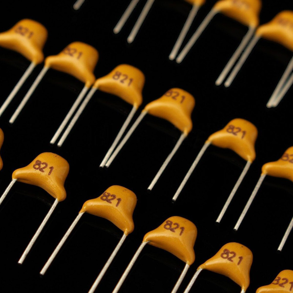 Set 700Pcs 35 Values 8pF~2.2uF Monolithic Ceramic Capacitor MLCC Assorted Kit US