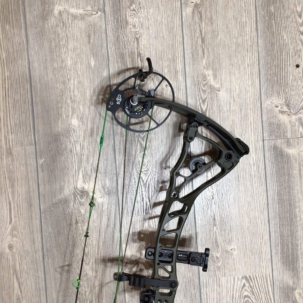 Bowtech CORE SS OD Green Right Handed 60-70#