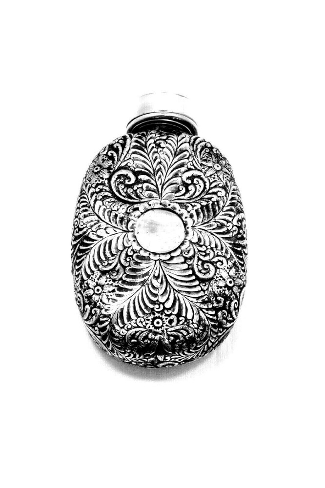 VINTAGE SILVER DRINK FLASK WITH SILVER SHOT CUP