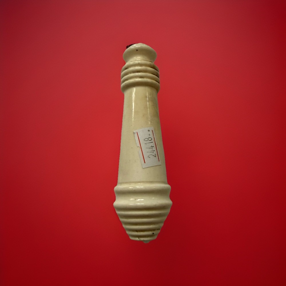 ANTIQUE ENGLISH HIGH LEVEL TOILET CERAMIC PULL