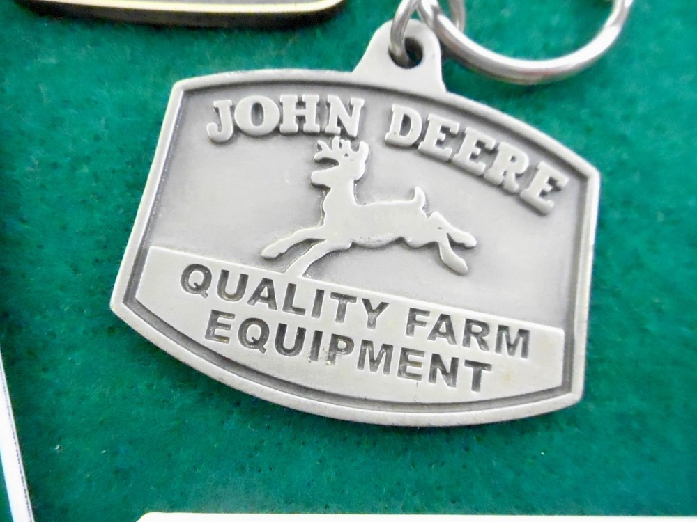 John Deere Advertisement Keychain / Magnet Odd Lot