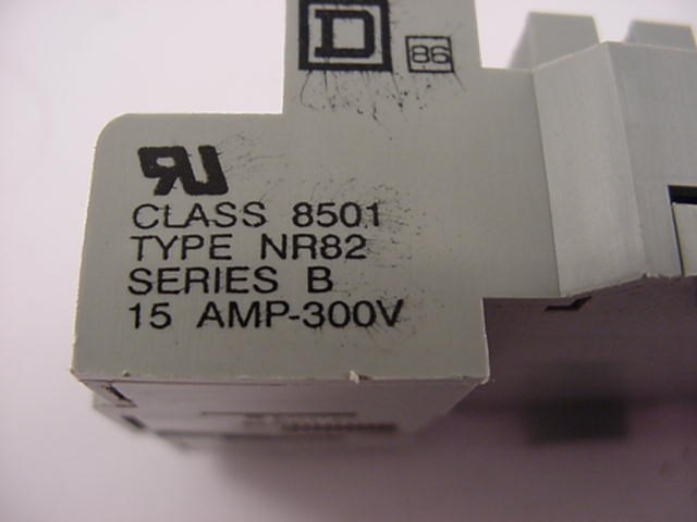 Square D Type NR82B Front Wired Relay Socket Class 8501 Series B NR-82