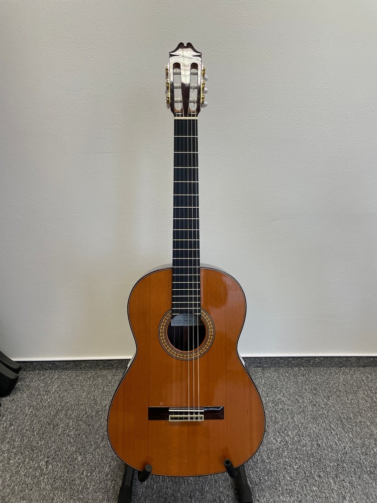 Juan Hernandez Profesor Cedar - Left handed