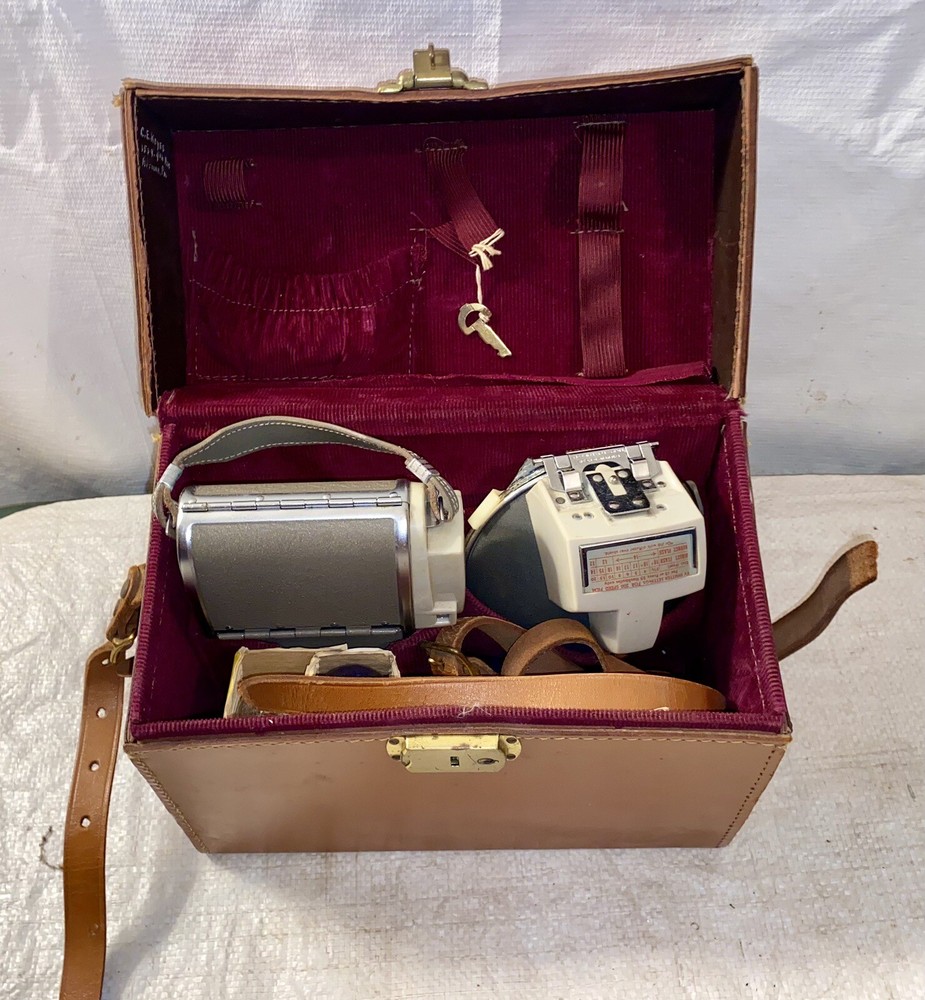 VINTAGE POLAROID MODEL 80A LAND CAMERA & ACCESSORIES