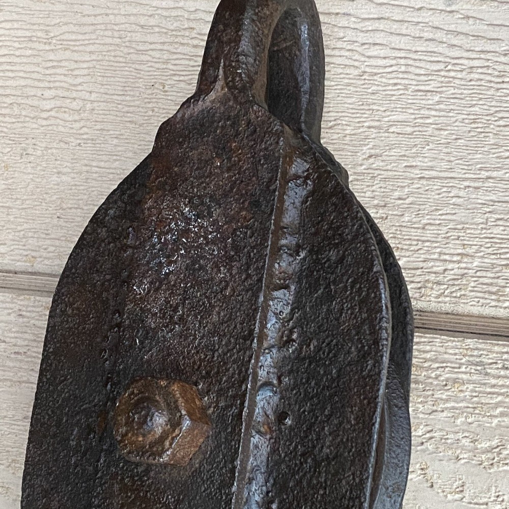shipwreck iron pulley