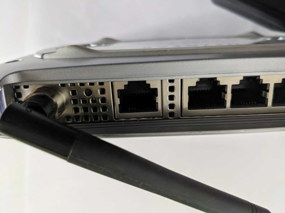 Netgear MR814V2 802.11b Wireless Router