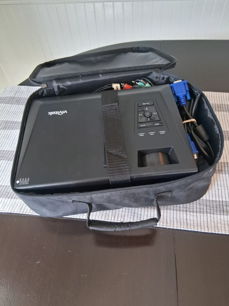 VIVITEK D825MS DLP Projector With Case, Remote, Cables