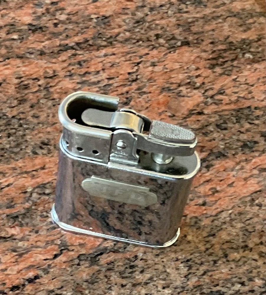 Vintage Ronson Whirlwind Petrol Lighter / Serviced.