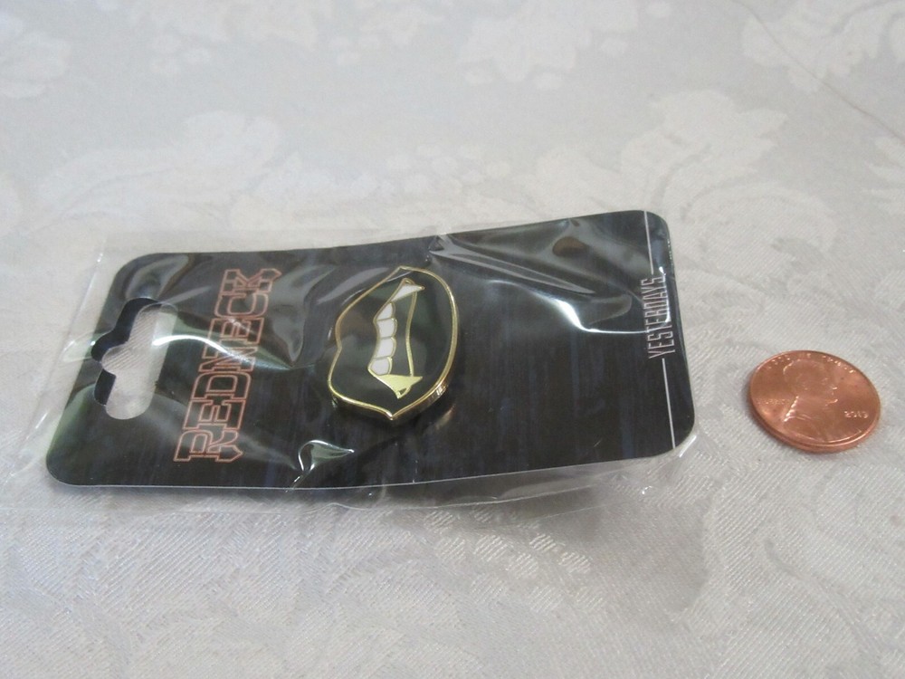 Yesterdays Skybound Image Comics Pin Redneck Vampire Fangs Teeth Lips
