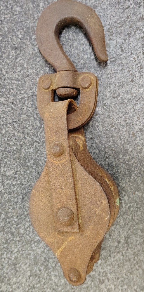 🗽VINTAGE 3" DUAL PULLEY AND HOOK