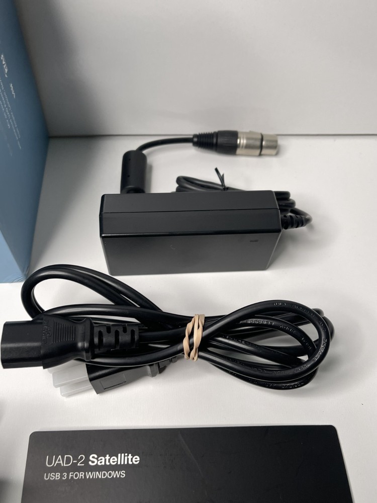 UAD-2 Satellite Thunderbolt DSP Accelerator Quad-Core w/ Box