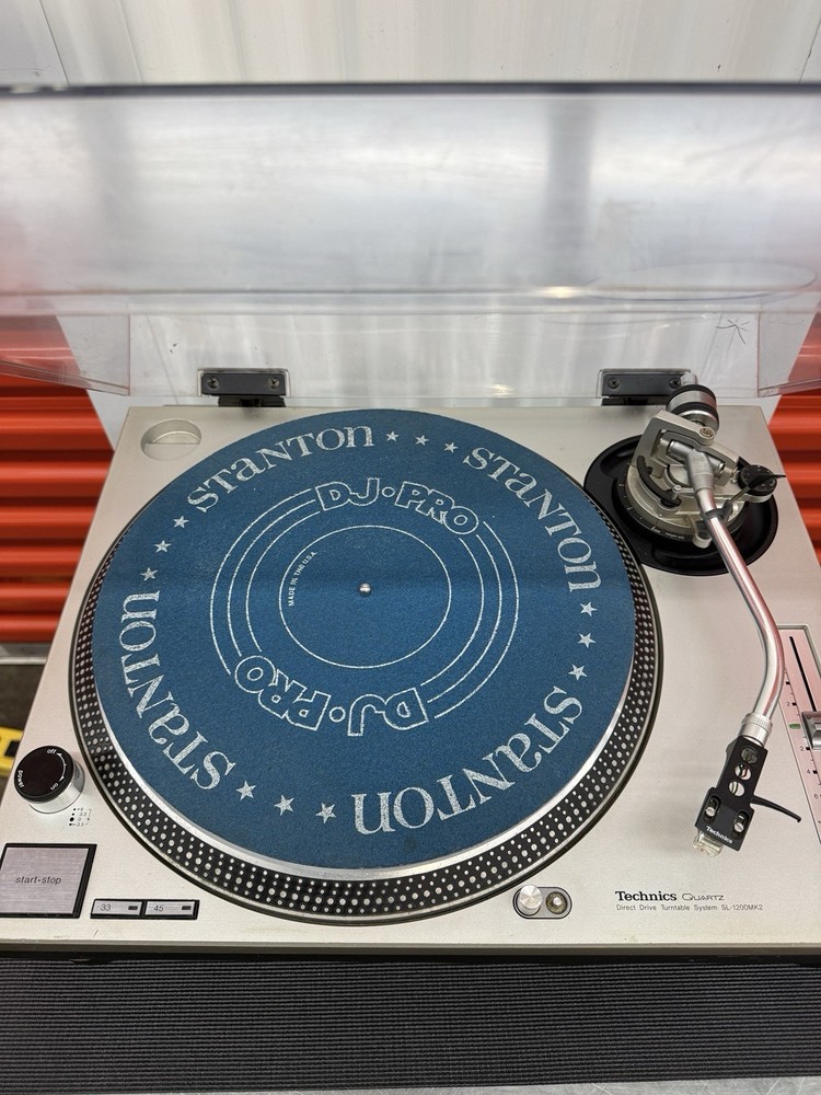 Technics SL-1200MK2 Direct Drive Turntable Quartz Silver