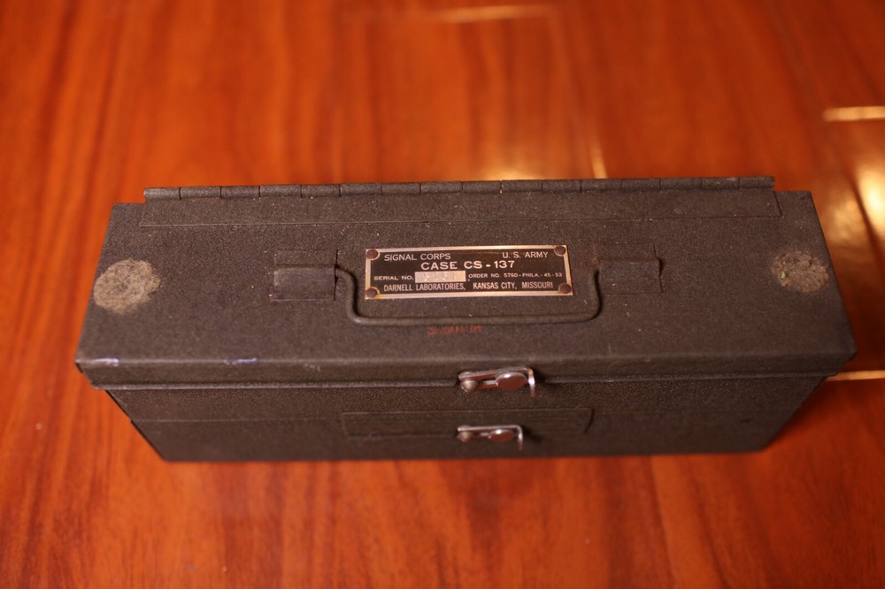 Signal Corps CS-137 Case w/ Frequency Quartz Crystals