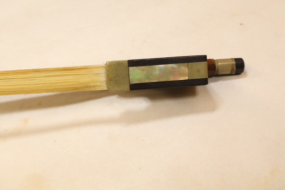 BAUSCH VIOLIN BOW 29"
