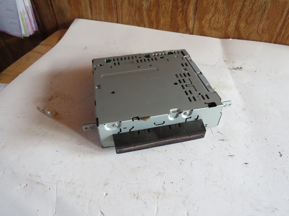2006 06 VOLVO XC90 SINGLE DISC CD PLAYER